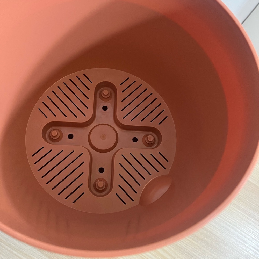Room Essentials Self Watering Plastic Indoor Outdoor Planters Rust 8x8 Inch New - Picture 8 of 8